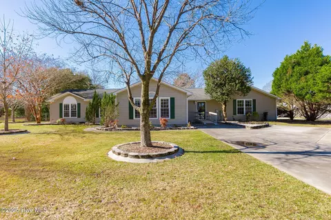 4503 Rivershore Dr, New Bern, NC 28560