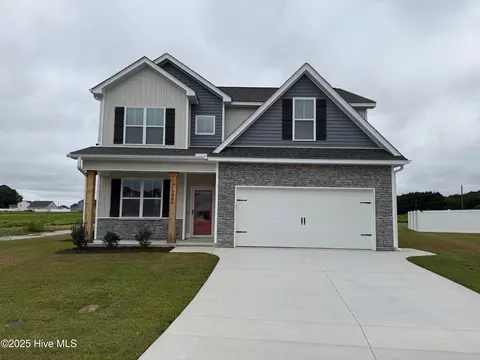 1035 Seven Iron Dr, Ayden, NC 28513