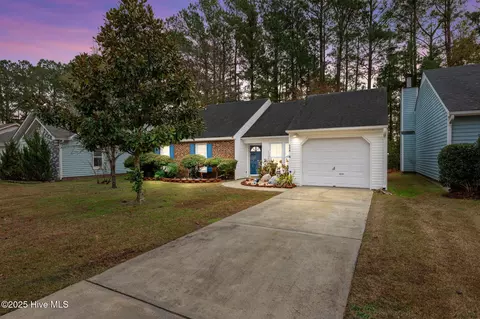208 Rankin Ct, New Bern, NC 28560