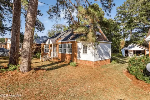 205 Roanoke Ave, Plymouth, NC 27962