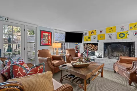 Living - 45 Everette Rd, Pinehurst, NC 28374 photo 5 of 7