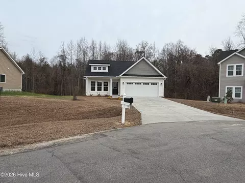 135 Dallas Dr, Beulaville, NC 28518