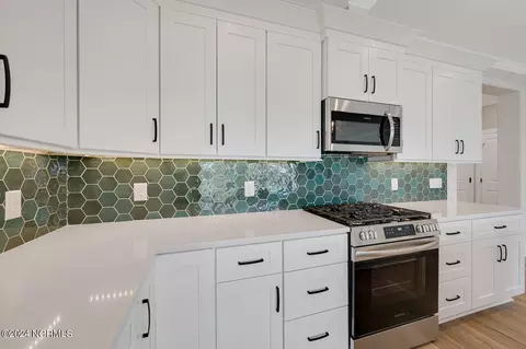Kitchen - 1071 Montevallo Ln, Ayden, NC 28513 photo 4 of 7