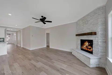 Living - 1071 Montevallo Ln, Ayden, NC 28513 photo 3 of 4