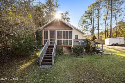 104 Pattswood Rd, New Bern, NC 28560