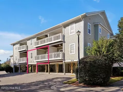 612 W Brown St #B, Southport, NC 28461