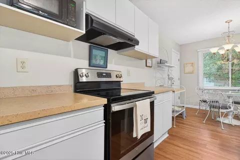Kitchen - 804 Colony Pl #4E, Sunset Beach, NC 28468 photo 2 of 5