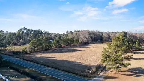 1216 Malpass Corner Rd, Burgaw, NC 28425