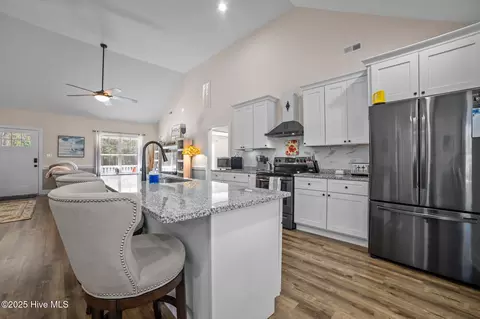 Kitchen - 420 Crown Dr, Washington, NC 27889 photo 2 of 2