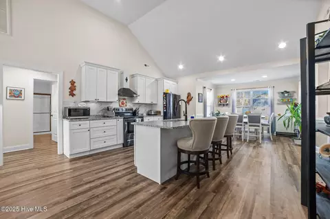 Entry Way - 420 Crown Dr, Washington, NC 27889 photo 2 of 2