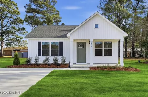 214 Rae St, Warsaw, NC 28398