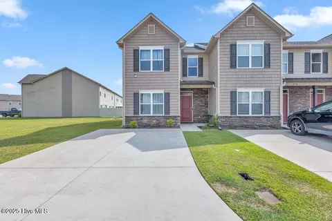 458 Sullivan Loop Rd, Midway Park, NC 28544