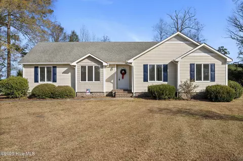 136 Kemberly Ct, Jacksonville, NC 28540