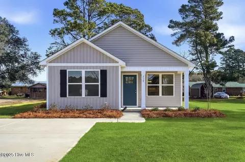 218 Rae St, Warsaw, NC 28398
