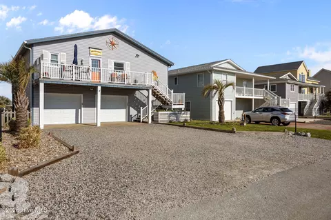 142 Greensboro St, Holden Beach, NC 28462