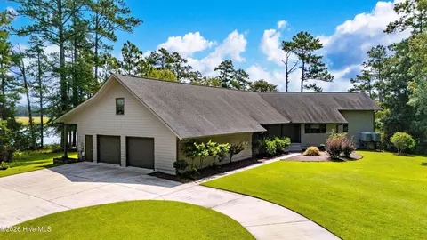 138 Shoreline Ct, Oriental, NC 28571