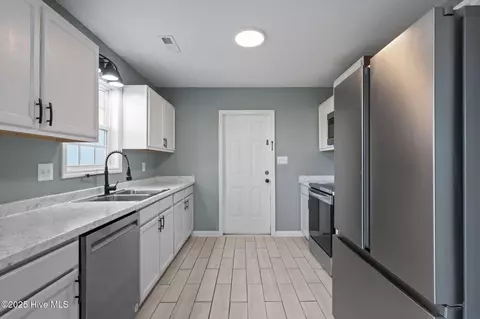 506 Sumrell Way, Hubert, NC 28539 photo 9