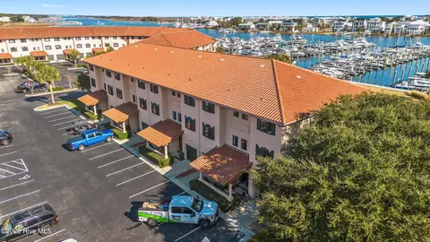 130 Spencer Farlow Dr, Carolina Beach, NC 28428