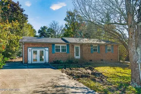 233 Normandy Dr, Wilmington, NC 28412