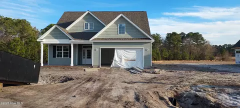 160 Cripple Creek Dr, Swansboro, NC 28584