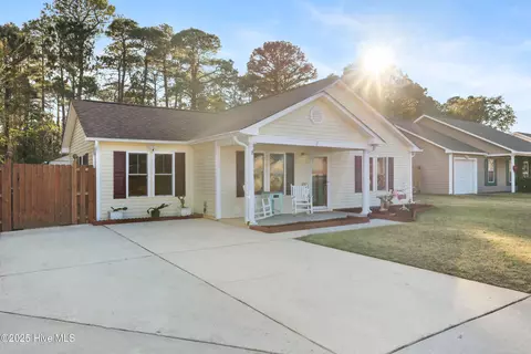528 Brewster Ln, Wilmington, NC 28412