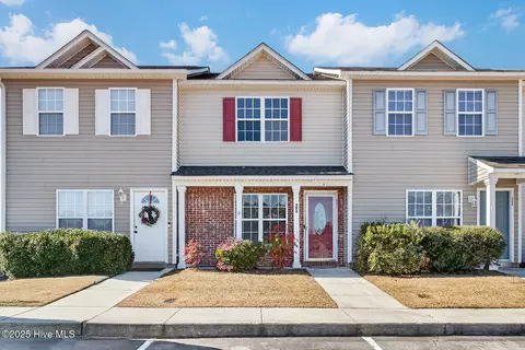 503 Timberlake Trl, Jacksonville, NC 28546