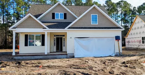 116 Rolling Water Ln, Swansboro, NC 28584