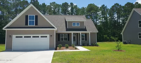 114 Rolling Water Ln, Swansboro, NC 28584