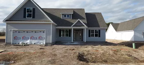 117 Rolling Water Ln, Swansboro, NC 28584