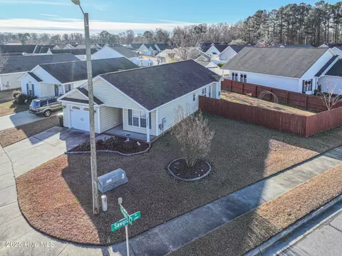 2305 Sawgrass Dr, Winterville, NC 28590