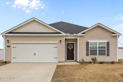 1215 Queensland Ln, Ayden, NC 28513