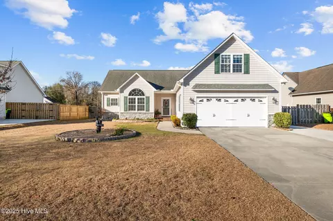 109 Fernie Ln, New Bern, NC 28560