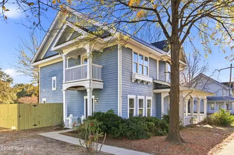 937 S 8th St, Wilmington, NC 28401