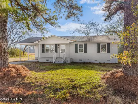 2685 Railroad St, Farmville, NC 27828