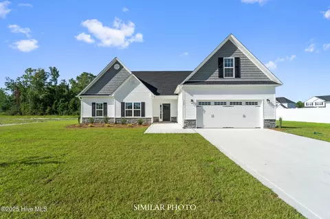 774 Secession Ln, Jacksonville, NC 28546