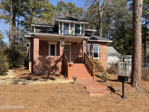 132 Tower St, Southern Pines, NC 28387