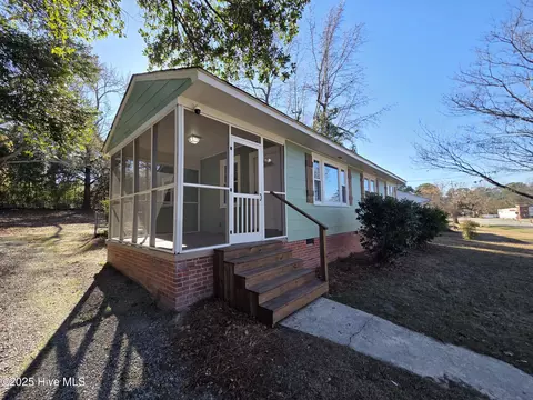 1012 Walnut Ln, Rockingham, NC 28379 | MLS# 100545490 | 20 Photos - Movoto