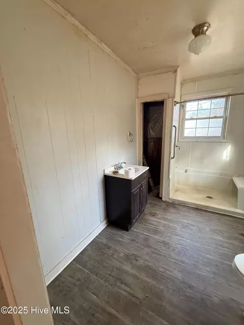 Bath - 120 Burkett Rd, Dover, NC 28526 photo 1 of 5