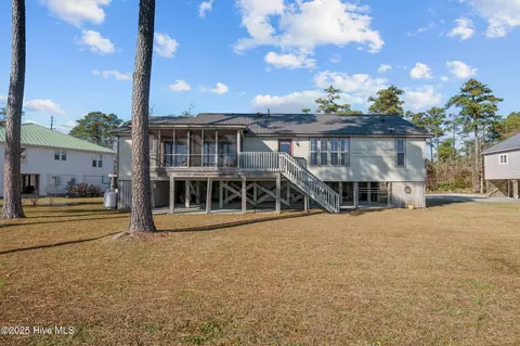 341 Neuse Winds Dr, Oriental, NC 28571