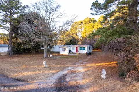 128 Snow Goose Ln, Knotts Island, NC 27950