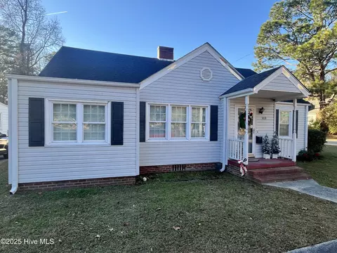 113 N Thompson St, Whiteville, NC 28472