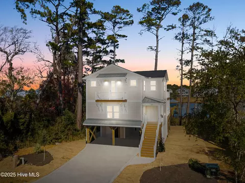 3704 E Yacht Dr, Oak Island, NC 28465