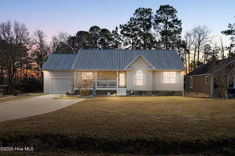 285 Riverside Dr SW, Supply, NC 28462