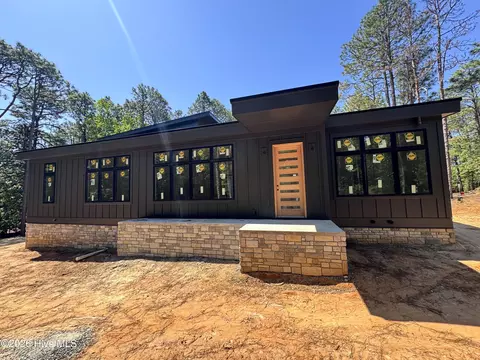 229 Hill Rd, Southern Pines, NC 28387
