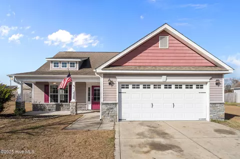 212 Mccain St, Beulaville, NC 28518