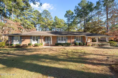 12421 Appin Rd, Laurinburg, NC 28352