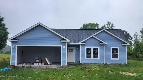 107 Blanche St, Chadbourn, NC 28431