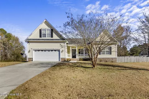 103 Cherrybark Dr, Jacksonville, NC 28540