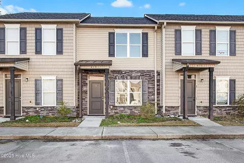 415 Sullivan Loop Rd, Midway Park, NC 28544