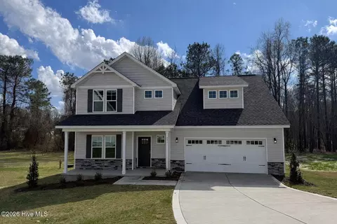 201 Tuskeegee Dr, Smithfield, NC 27577